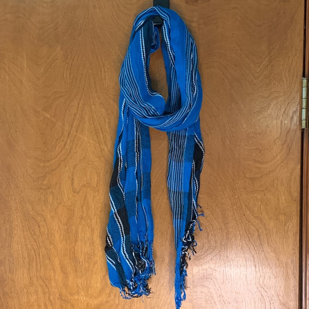 ✨4 for $15✨Blue plaid scarf